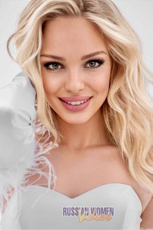 208806 - Diana Age: 25 - Ukraine