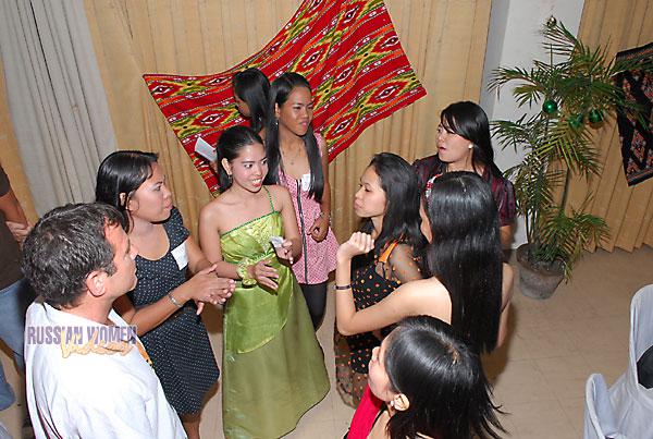 young-filipino-women-099